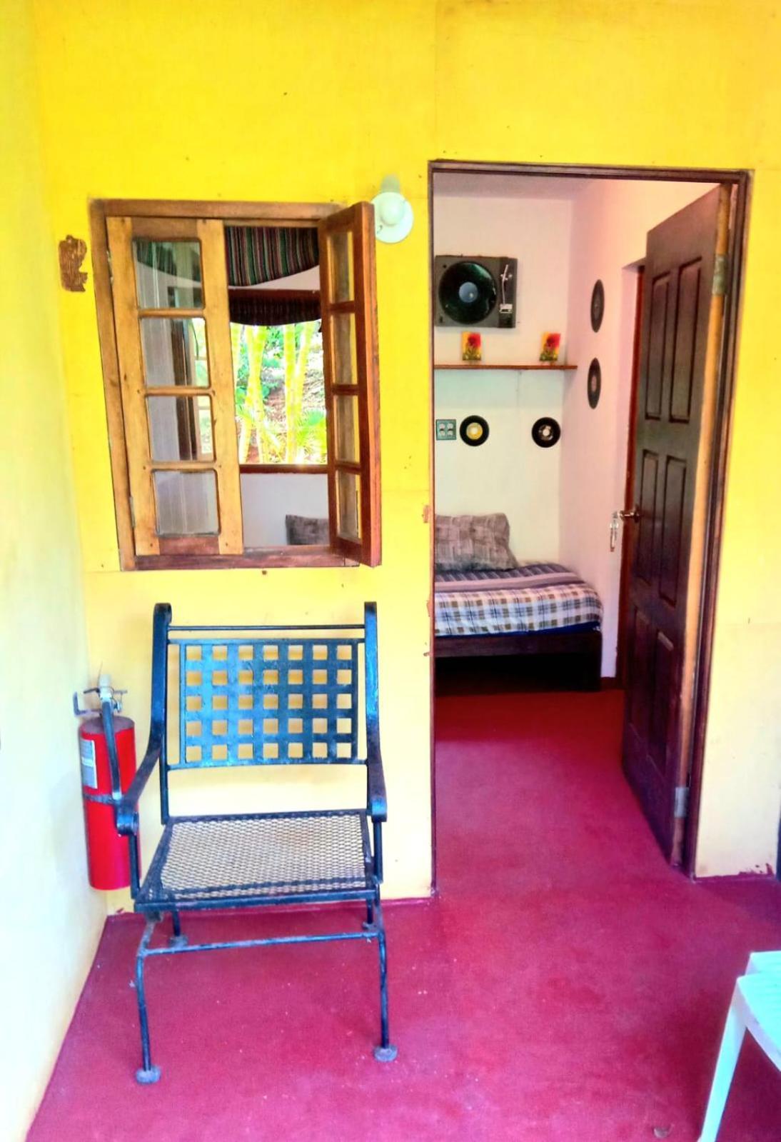 La Familia Guest House And Natural Farm Порт Антонио Екстериор снимка