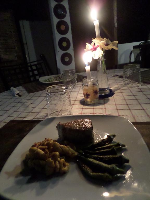 La Familia Guest House And Natural Farm Порт Антонио Екстериор снимка