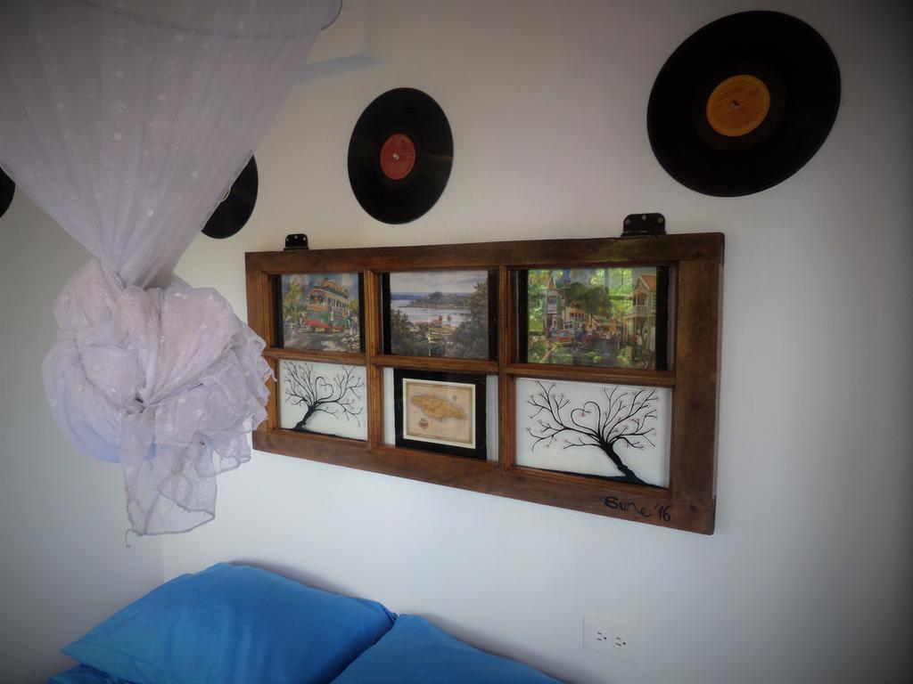 La Familia Guest House And Natural Farm Порт Антонио Екстериор снимка